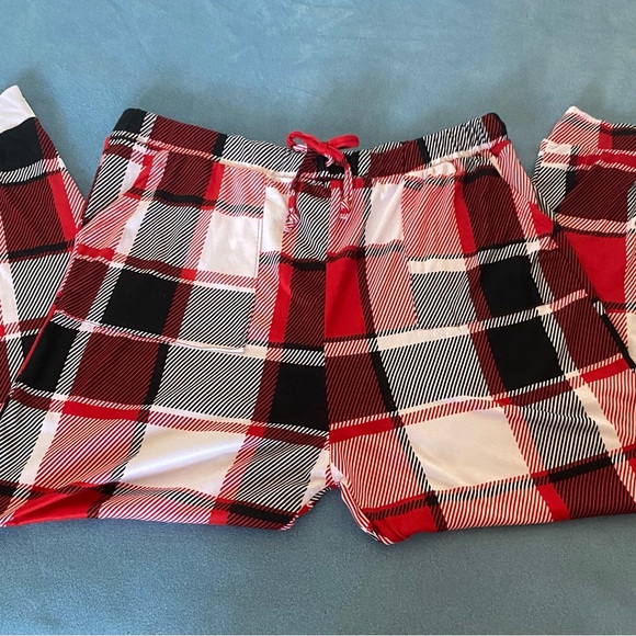 Love Maternity 2 piece pajama size:2x long sleeve red,black & white - Picture 9 of 17